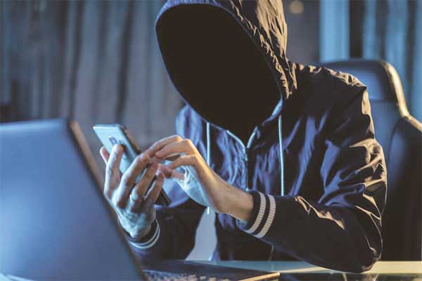 مصطفى الفن يكتب: في معنى الحياة الخاصة