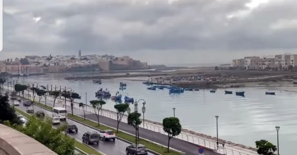 طقس الخميس..سحب منخفضة مصحوبة بكتل ضبابية
