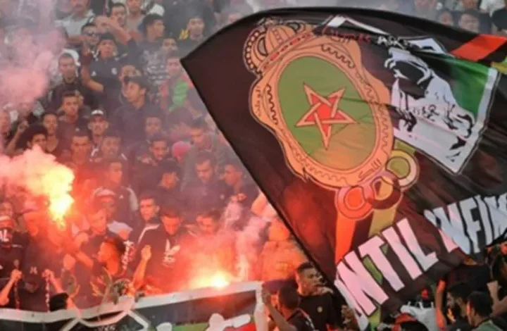 “كاف” يفرض عقوبات على نادي الجيش الملكي والاخير يستضيف شبيبة القبائل ويانغ من دون جمهور